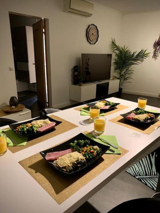 Grand Appartement 2 Chambres 5 Pers Max, Vue Panoramique Avec Parking Mulhouse Ngoại thất bức ảnh